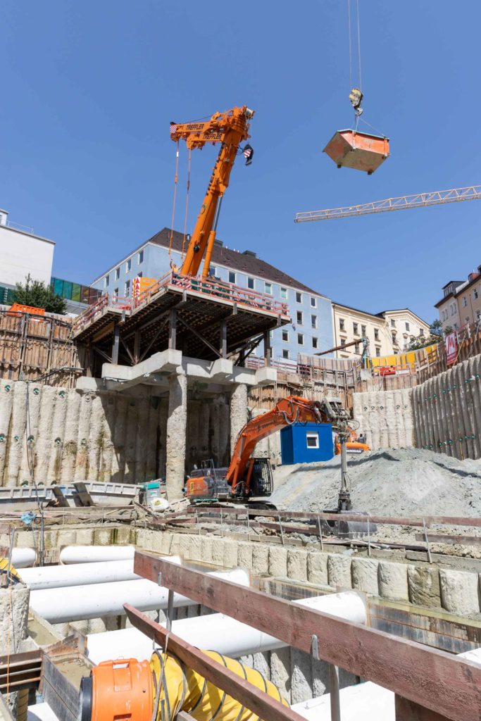 ARBEITEN AUS MÜNCHENER SAMMLUNGEN Elegante Arbeitswelt in München Bogenhausen