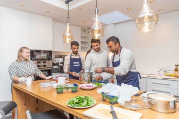 Eine tolle Idee hatte unser Kollege aus der Abteilung Tragwerksplanung: Ein indisches Kochevent als Gelegenheit, den Kolleg:innen der Seidl & Partner Gesamtplanung GmbH die Kultur und Vielfalt der indischen Küche näherzubringen.