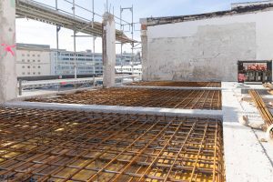 Zur Bewehrungsabnahme im Bauteil B unseres spannenden Bestandsprojekts WERK1, ein über 60 Jahre alter Gebäudekomplex auf dem Gelände des Werksviertel-Mitte hinter dem Münchner Ostbahnhof, waren unsere Kolleg:innen der Tragwerksplanung der Seidl & Partner Gesamtplanung GmbH gefragt.