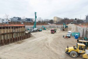 In der Hanauerstraße in München entsteht derzeit das spannende Projekt "HannaH" mit einer beeindruckenden Baugrube.